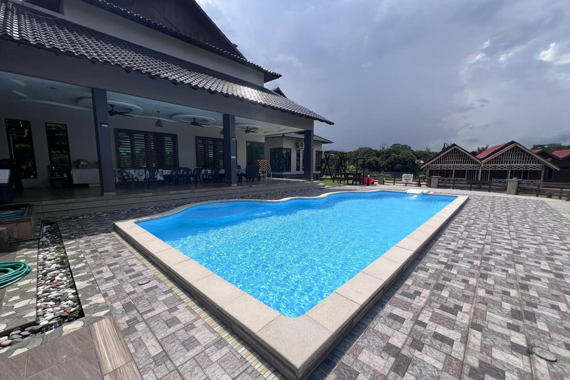 Nurbayu Chalet, Kemaman Kuantan Exterior foto